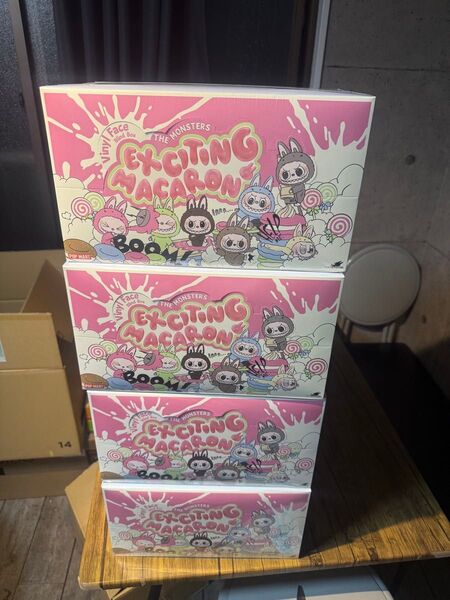 THE MONSTERS Exciting Macaron ぬいぐるみ シリーズ4box 未使用です