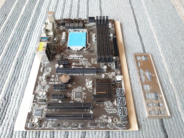ASRock H87 Pro4 / ATXマザーボード LGA1150