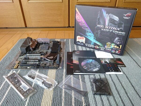 ASUS ROG STRIX X370-F GAMING / ATX AM4