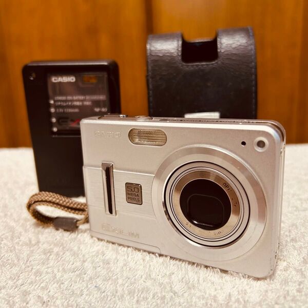 CASIO EXILIM EX-Z57 カシオ オールドコンパクトデジタルカメラ