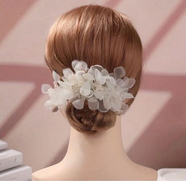 【新品】ホワイト 花モチーフ ヘアアクセサリー オーガンジー ヘッドドレス 髪飾り パール 結婚式 ウェディング