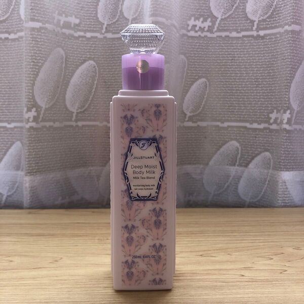 ジルスチュアート ディープモイストボディミルク ミルクティーブレンド 250ml