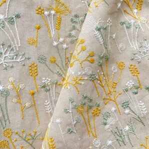 85cm s22-h▼135×50cm▼コットンリネン刺しゅう生地▼花柄 ホワイト ミモザ タンポポ 草 植物 ハンドメイド 布地