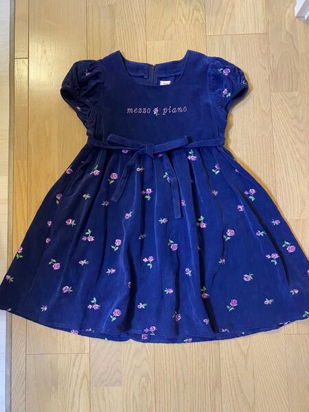☆美品☆130メゾピアノネイビー薔薇柄綿ワンピース女の子