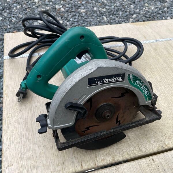 ①マキタ makita 165㎜ 丸のこ 丸ノコ マルノコ M561 送料込