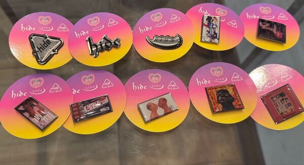 hide ピンズカプセル 10種 ガチャ ロゴ コンプリート