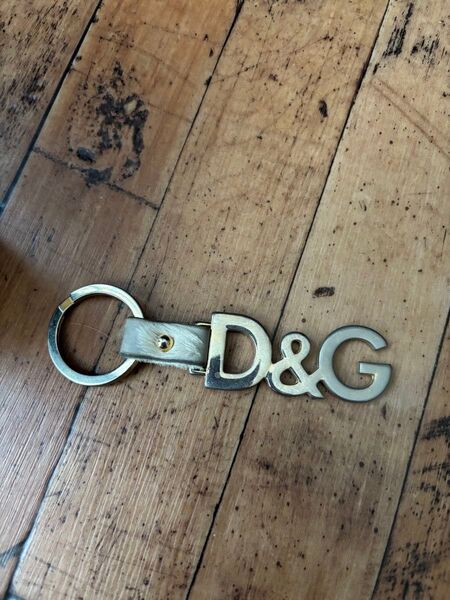 D&G キーホルダー ゴールド ロゴ ドルガバ ドルチェ&ガッバーナ