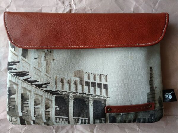 カタール航空 ビジネスクラスアメニティ Castello Monte Vibiano Qatar Nappa Dori ポーチ