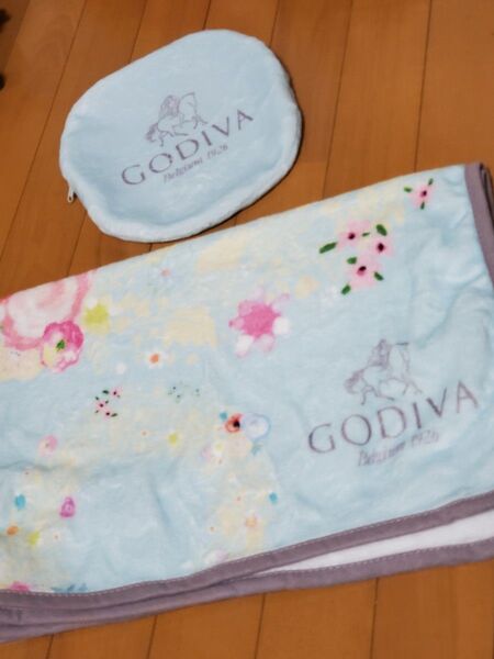 GODIVA ブランケット 2025年バレンタイン クッションブランケット 限定