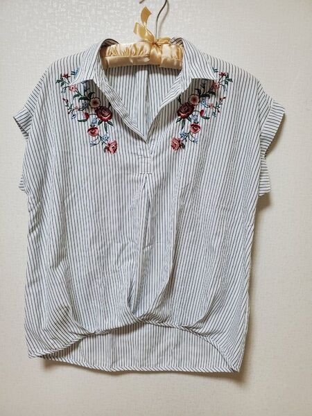 ブラウス タックプルオーバー 花の刺繍 ストライプ フリーサイズ 半袖ブラウス M トップス 半袖シャツ