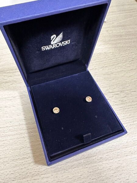 SWAROVSKI ピアス