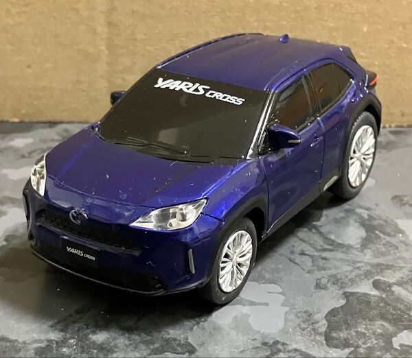 トヨタ ヤリスクロス プルバックカー ミニカー ダークブルー