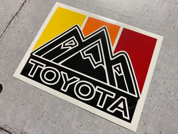 4色TOYOTAマウンテンカッティングステッカー 艶あり黒 イエロー オレンジ 赤タイプ トヨタ 豊田 キャンプ アウトドア