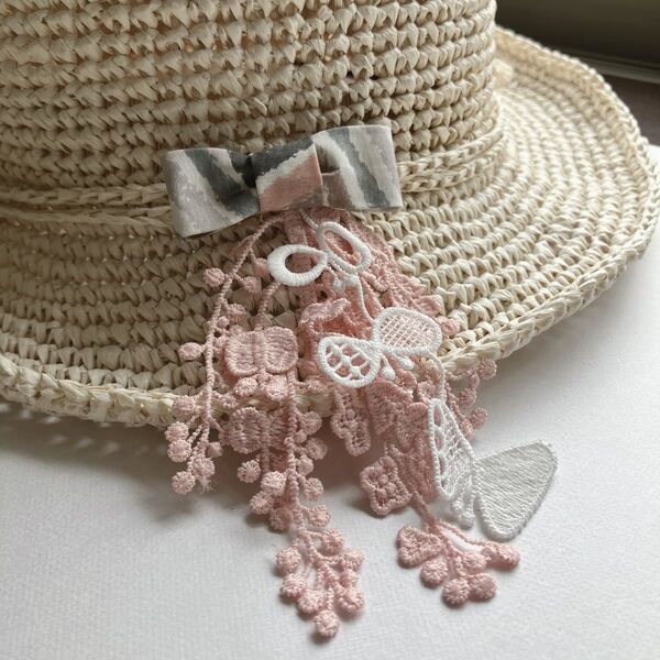 ミナペルホネンはぎれ使用 ハンドメイド リボン ブローチ レース コサージュ ピンク かわいい 華やか ケミカルレース