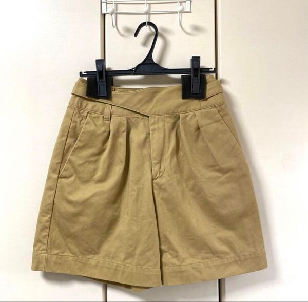 ローリーズファーム LOWRYSFARM ボトムス ズボン ショートパンツ ハーフパンツ 半ズボン ベージュ カジュアル レトロ
