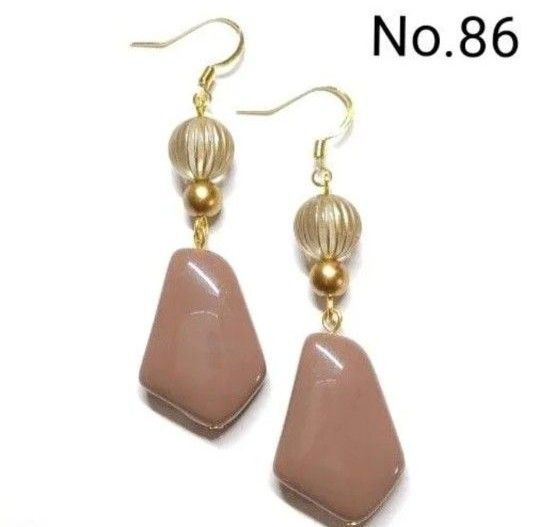 No.86 ハンドメイドピアス イヤリング 樹脂ピアス アクリルパーツ変形 ペンタゴン 小豆色 アクセサリー