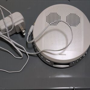 【ジャンク品】TOSHIBA ポータブルCDプレーヤー TY-P2 2019年製 東芝