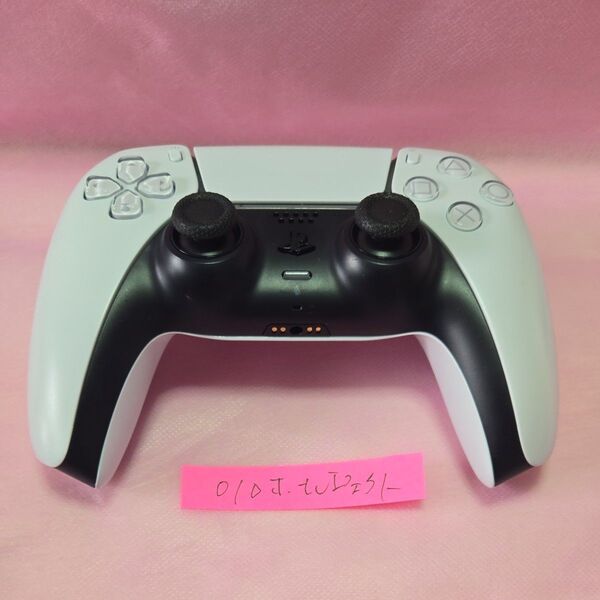 PS5 DualSense ワイヤレスコントローラー ホールエフェクト磁気センサー、消毒、清掃済み、動作確認済み本体のみです