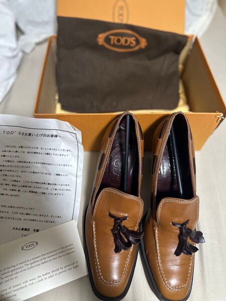 TOD'S ローファー ブラウン