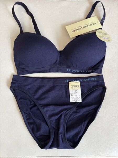 新品タグ付☆ ブラジャー ショーツ 上下セットHK WORKS LONDON ネイビーMサイズ