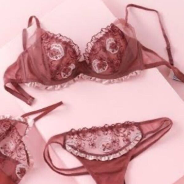 Chut! INTIMATES C320 ブラジャー E75