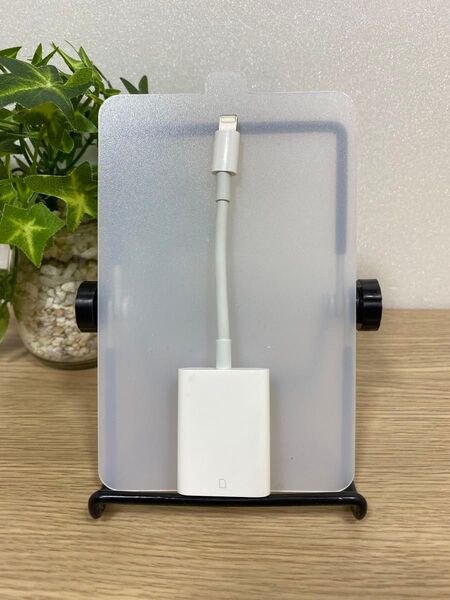 純正 Apple Lightning SDカードカメラ A1595 ライトニング カードリーダー 05231
