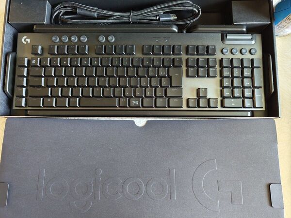 ゲーミングキーボード Logicool G813 赤軸 USB