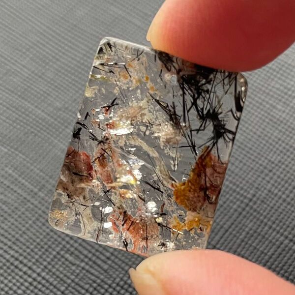 ペンダントトップ ゴールドルチル ウニ ホーランダイトイン 石目あり