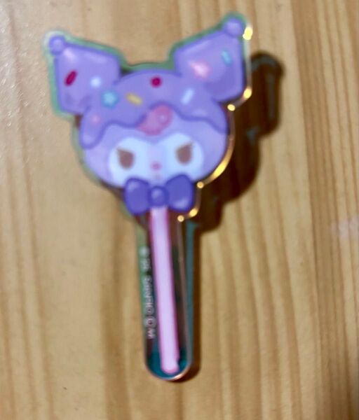 新品 サンリオキャラクターズ アクリルブローチ クリームinスナック クロミ