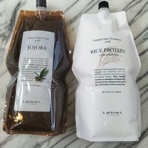 乾燥気味の髪の方にルベルホホバシャンプー1本ライスプロテイン1本各1600ml