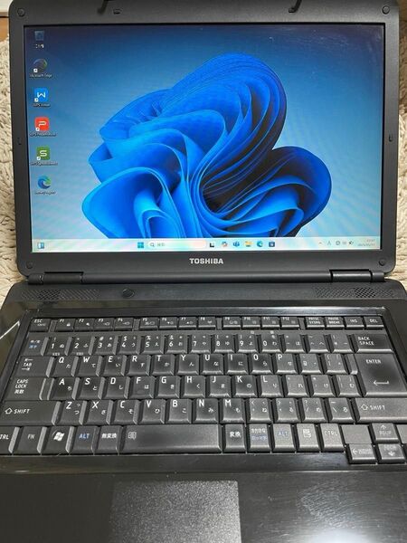 東芝ダイナブック 15インチ(SSD128GB、DVD再生可) Windows11