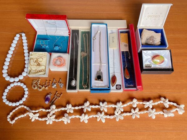 整理品 ネックレス アクセサリー まとめ売り堆朱 九谷焼 銀製 ヴィンテージ 珊瑚 ブローチ