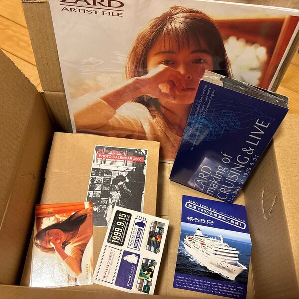 ZARD ARTIST FILE & カレンダー & CRUISING & LIVE ビデオテープ & シール