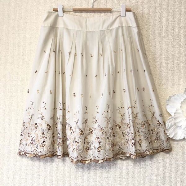 アリスバーリーL 花ボーダー刺繍フレアスカート LL15号 キナリ 美品