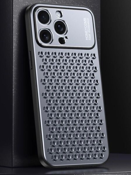 iPhone14 ProMax アルミ合金 冷却 放熱 スマホケース 二層立体ハニカム構造 メッシュ 耐衝撃 ストラップホールあり