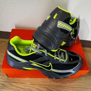 新品未使用 NIKE イニシエーター "ブラック/ダーク 26センチ