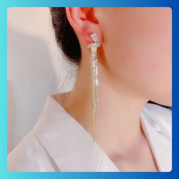 ロングラインストーンピアスジルコニアピアス揺れるビジューピアス大ぶり アクセサリー ファッション