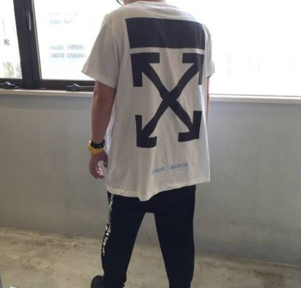 【希少■完売品■再生産なし】 Off-white Tシャツ オーバーサイズ ホワイト 白 サイズS半袖 アローロゴ