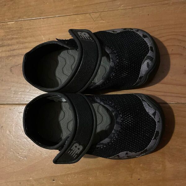 ニューバランス 靴 サンダル 12cm ブラック 黒