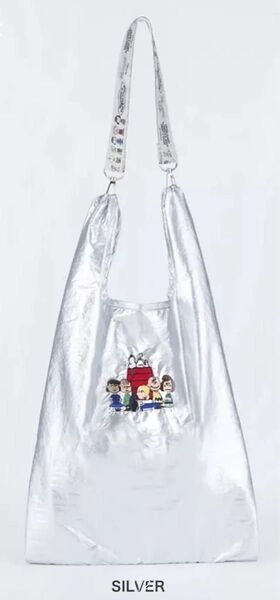 新品タグ付き 2025新作 HEMING’S【PEANUTS】PN/ストラップ付きショッパーバッグ¥3,850(税込)シルバー