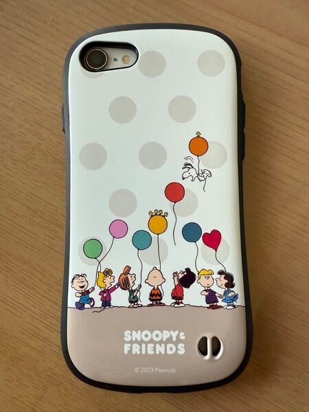 美品 iPhoneSE iPhoneケース iFace