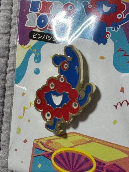 新品 ミャクミャクピンバッジ 逆立ち 万博EXPO