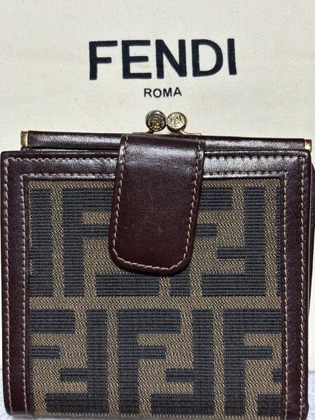 FENDI フェンディ ズッカ柄 がま口 二つ折り財布 ブラウン