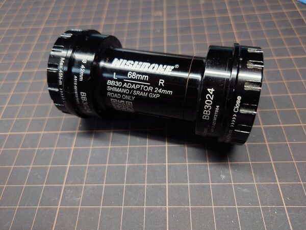 Wishbone BB3024(BB30、シマノ適合)