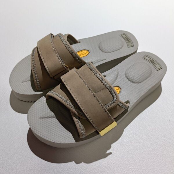 【極美品】Suicoke アパルトモン別注 ストラップ サンダル 23cm グレージュ