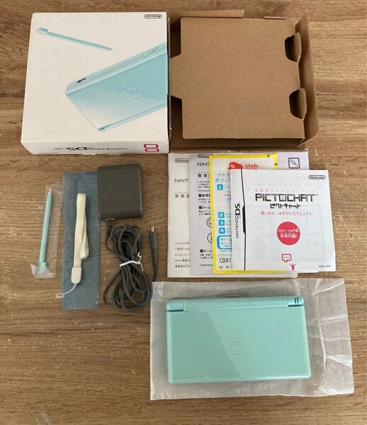 Nintendo DS lite ニンテンドーDS 任天堂