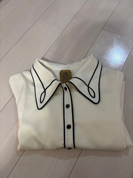 TNEWTIES《この口紅を試して》パイピングデザインブラウス-IVORY 【再入荷待ち商品】