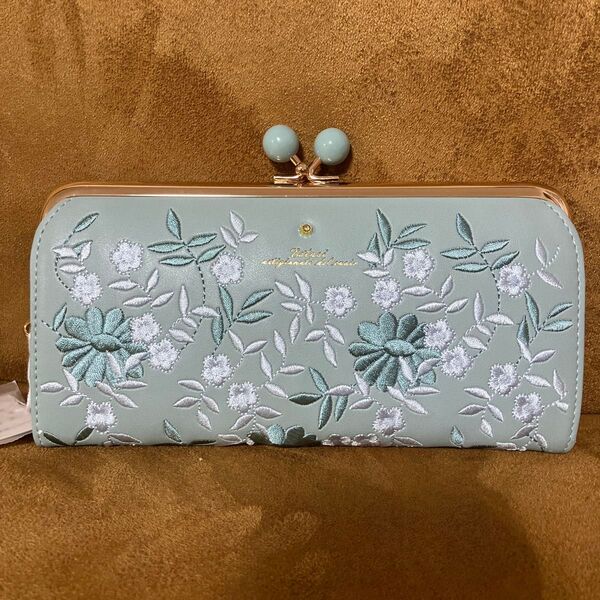 花柄刺繍入りがま口