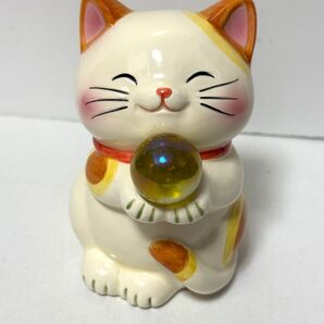 風水ハッピーキャット 貯金箱 黄色開運 招福 金運 風水 水晶玉 置物 招き猫 インテリア 貯金箱 陶器製 開運 陶器