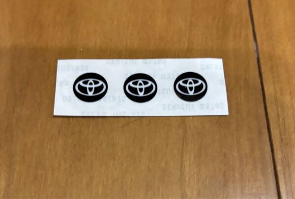 未使用 トヨタ純正 ナンバーロックボルト用 ロゴステッカー